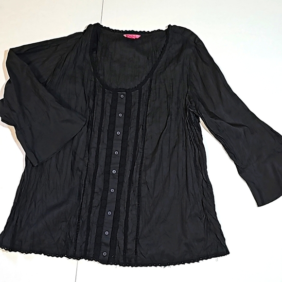 Sunny Leigh Tops - Sunny Leigh women's top sz 2X black 3/4 sleeve blouse gothic crinkle  witchy